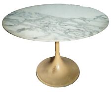 TABLE À MANGER. PIED EN