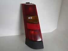 Feu arrière conducteur pour