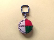 PORTE CLÉ BOURBON DUBONNET BETONGOLO ARMÉE NATIONALE MALGACHE MADAGASCAR MESS