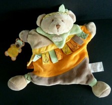93. DOUDOU ET COMPAGNIE MARIONNETTE OURS INDIEN MARRON ORANGE VERT TIPI - TTBE