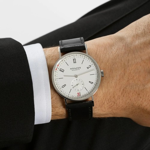 Nomos verrerie tangente 2date - nomos,
