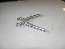 Vintage E-Z Buckle Pliers Fastener Hand Tool For No Sew Snaps