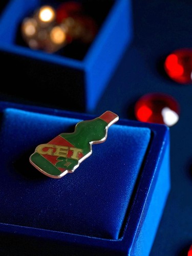 Pin vintage get bouteille - pin's, 27