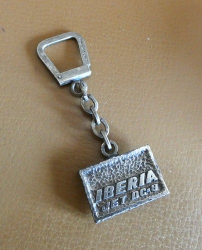Ancien porte cle métal