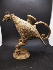 Aquamanile. LAVE MAIN UN AIGLE EN BRONZE. 