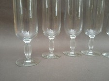 6 anciennes flutes à