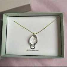 Collier en verre transparent