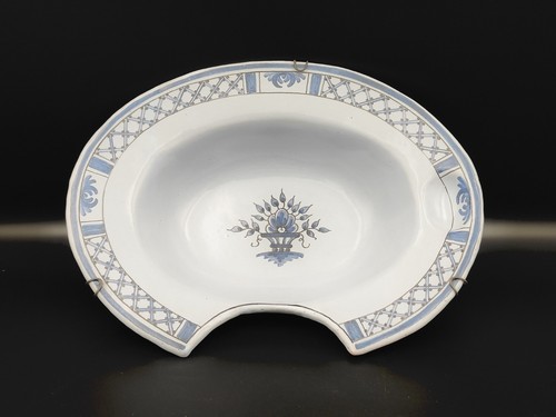 Ancien plat barbe ovale - plat, à