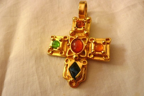 Superbe croix signées guy - superbe,