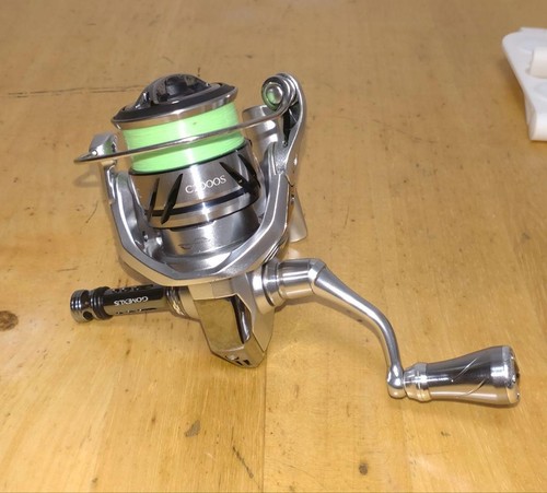Moulinet tournant compact