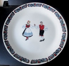 Assiette céramique de collection FIGGJO NORWAY danseurs polychrome support mural