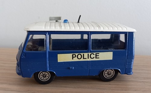 Solido vintage peugeot j7 - 1/50,
