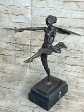 Statue De Guerrière Nue En