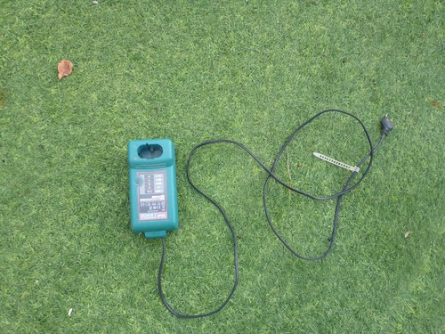 Chargeur makita dc1414t - chargeur,