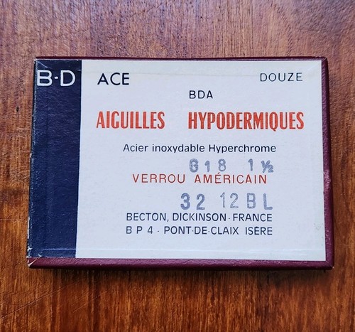 Boîte aiguilles - 12,
