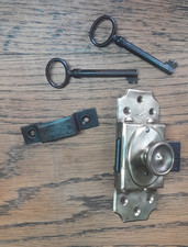 ancienne serrure  verrou avec