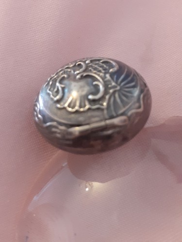Pilulier châtelaine argent