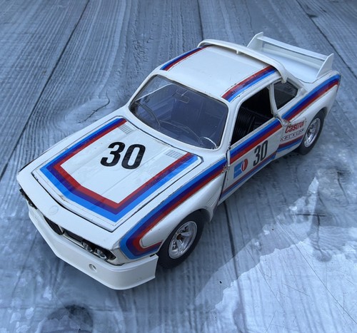 Bburago bmw csl group - bburago, 2