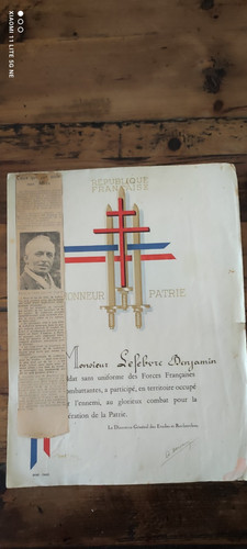 Lot quatre diplôme militaire