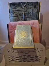 porte tapis de priere blanc finition doré. Neuf. 