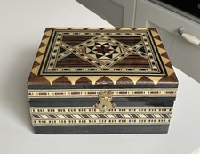 boite en marqueterie de bois