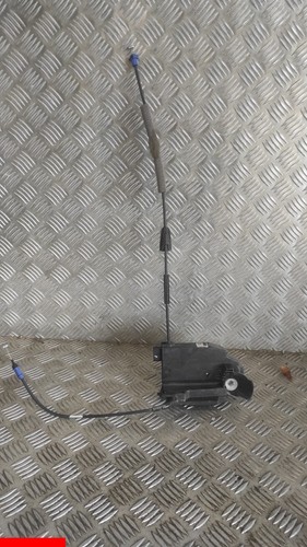 Serrure fermeture porte avant
