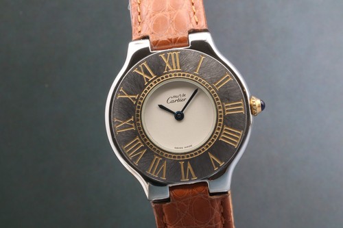 Presque comme neuve montre - [presque, neuve]