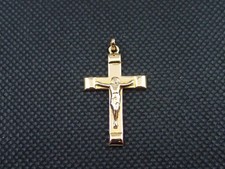 Croix avec Christ en Or jaune