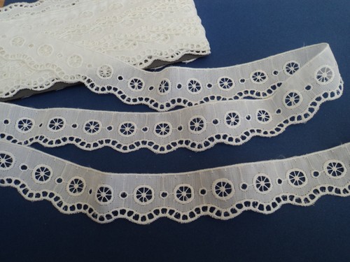 Ancienne broderie anglaise - broderie,