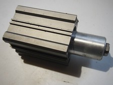 Vérin pneumatique rotatif SMC MKB50 20R