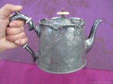 Théière ancienne Papillon et
