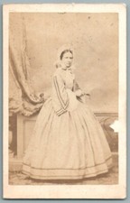 CDV 1865 Autriche Femme Robe