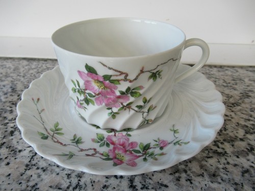 Tasse avec soucoupe limoges - tasse,