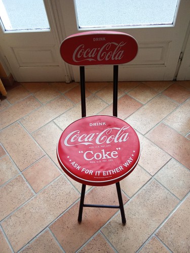 Une petite chaise - chaise,