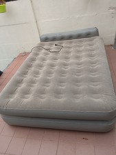 EZ BED Matelas gonflable avec pompé intégré ( KING SIZE )