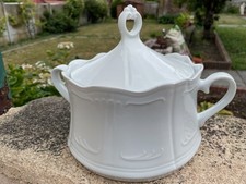 soupière en porcelaine