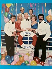 GAVIN McLEOD : THE LOVE BOAT 