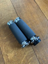 POIGNEES GUIDON RSD HARLEY