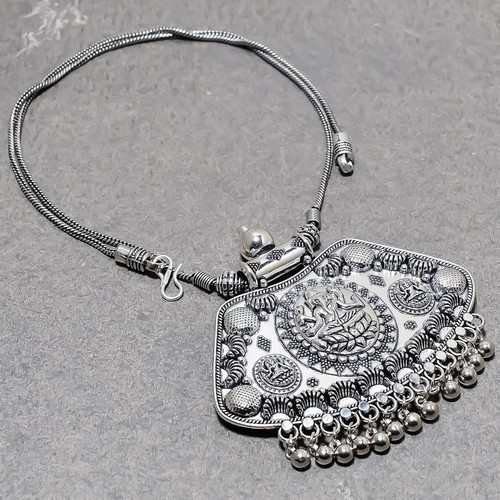 Pendentif chaîne bijou - , ancien