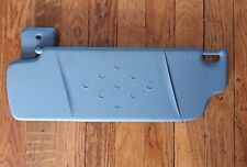 Pare-soleil avant gauche