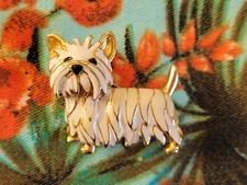 JOLIE PETITE BROCHE VINTAGE SCOTTIE DOG CHIEN WESTIE WEST HIGHLAND ÉMAIL