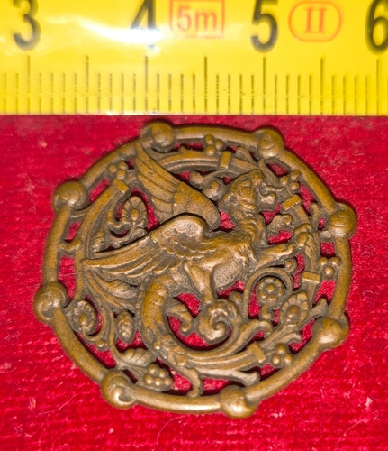 Ancienne broche art - , nouveau