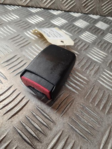 Attache ceinture arriere