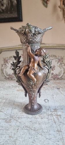 Simgle urn vase - urn, cherub