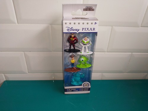 22.02.27.3 coffret figurines
