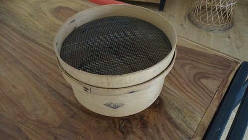 Ancien tamis bois jardin - ancien,
