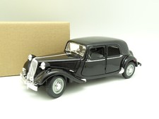 Maisto SB 1/18 - Citroen Traction 15 6 Noire 1952