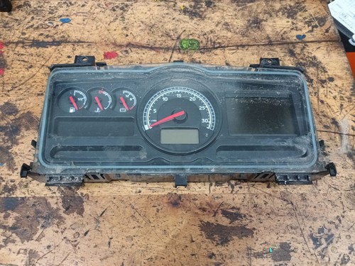 7421843951 COMPTEUR DE VITESSE