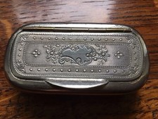 Boîte ancienne a priser