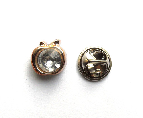 Pin doré strass pomme - pin's,